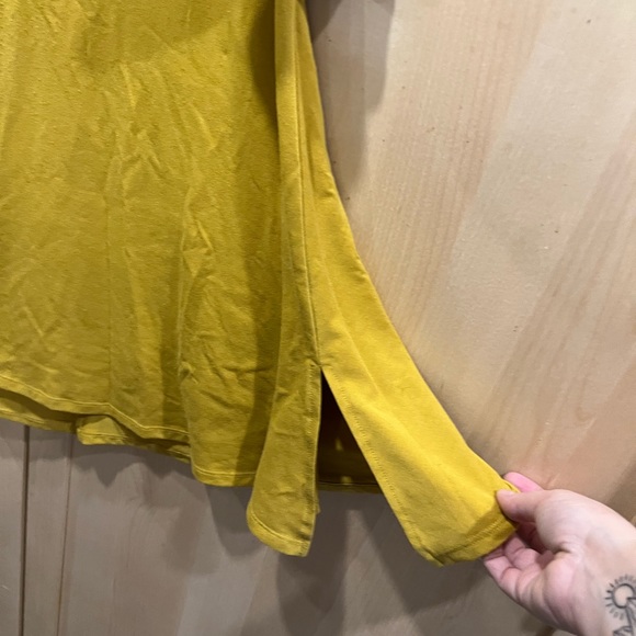 Lularoe Perfect Tee - Picture 2 of 6